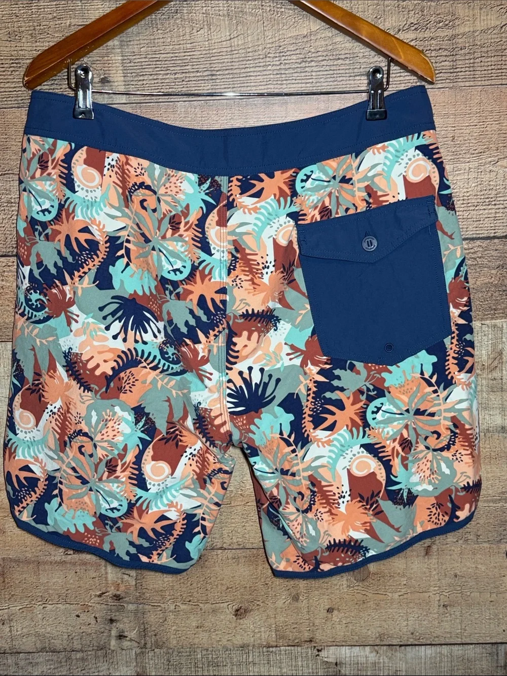 Patagonia Wavefarer Board Shorts Wild Waratah Celadon Men 36  Surf Swim